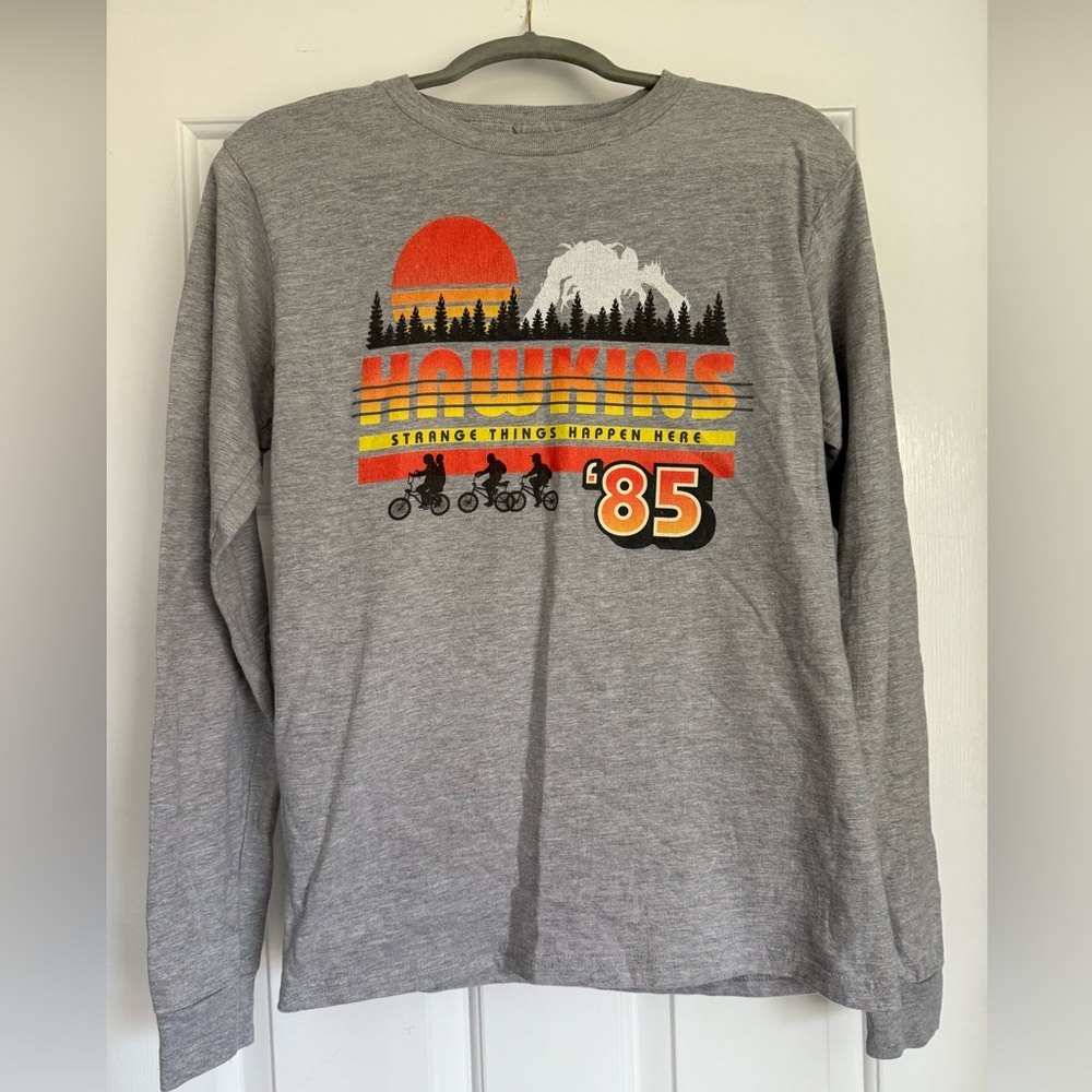 Stranger Things official Netflix for Target Gray Logo long sleeve T-shirt. Men’s